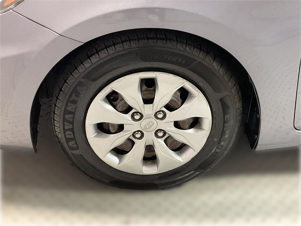 2017 Hyundai Accent SE 5-Door 6A