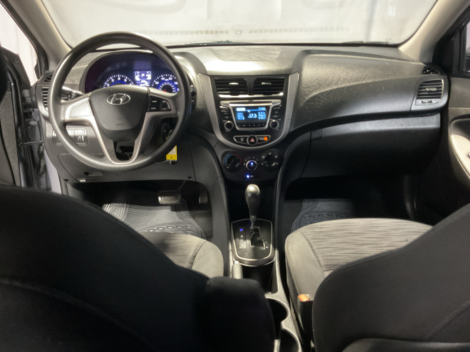 2017 Hyundai Accent SE 5-Door 6A