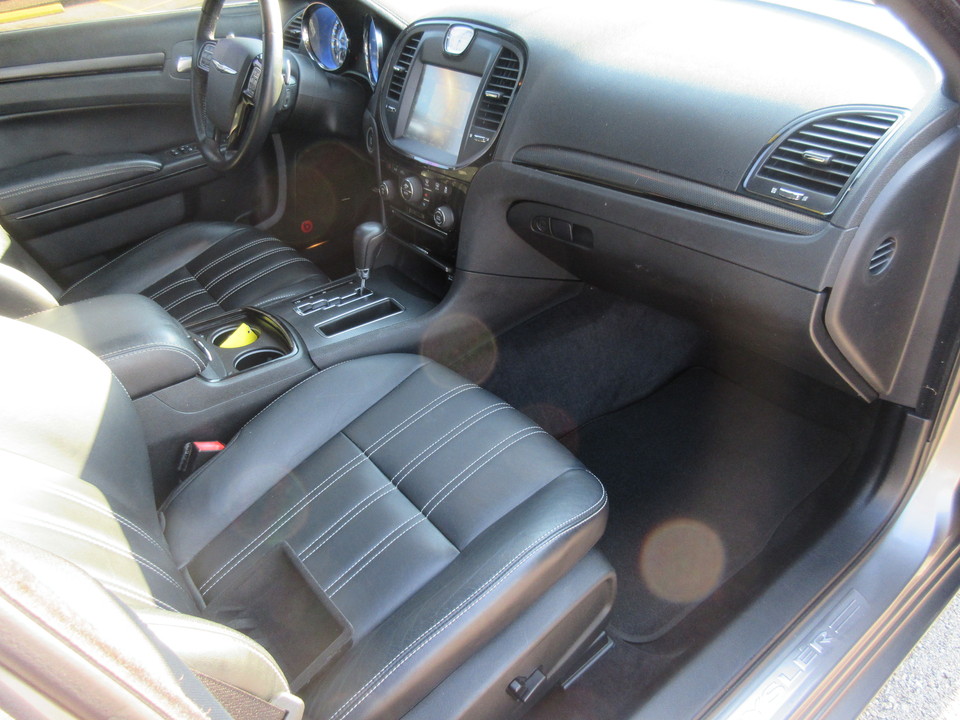 2012 Chrysler 300 S V8 RWD