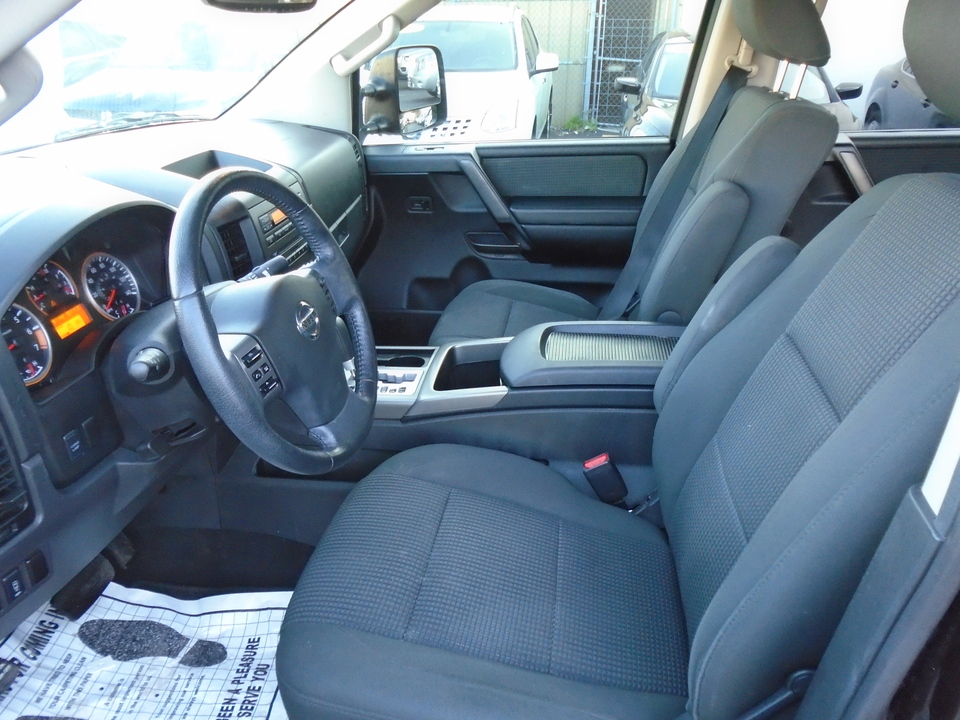 2012 Nissan Titan SV Crew Cab 2WD