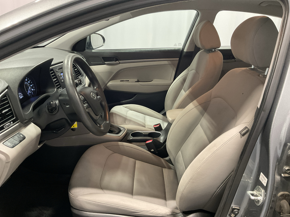 2017 Hyundai Elantra SE 6AT