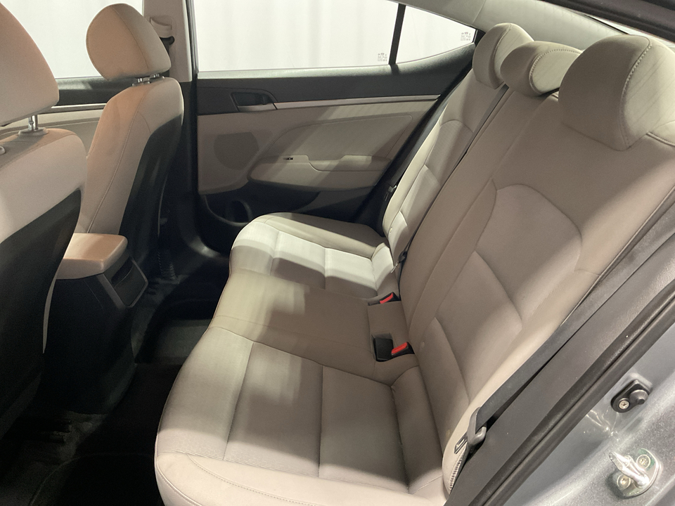2017 Hyundai Elantra SE 6AT