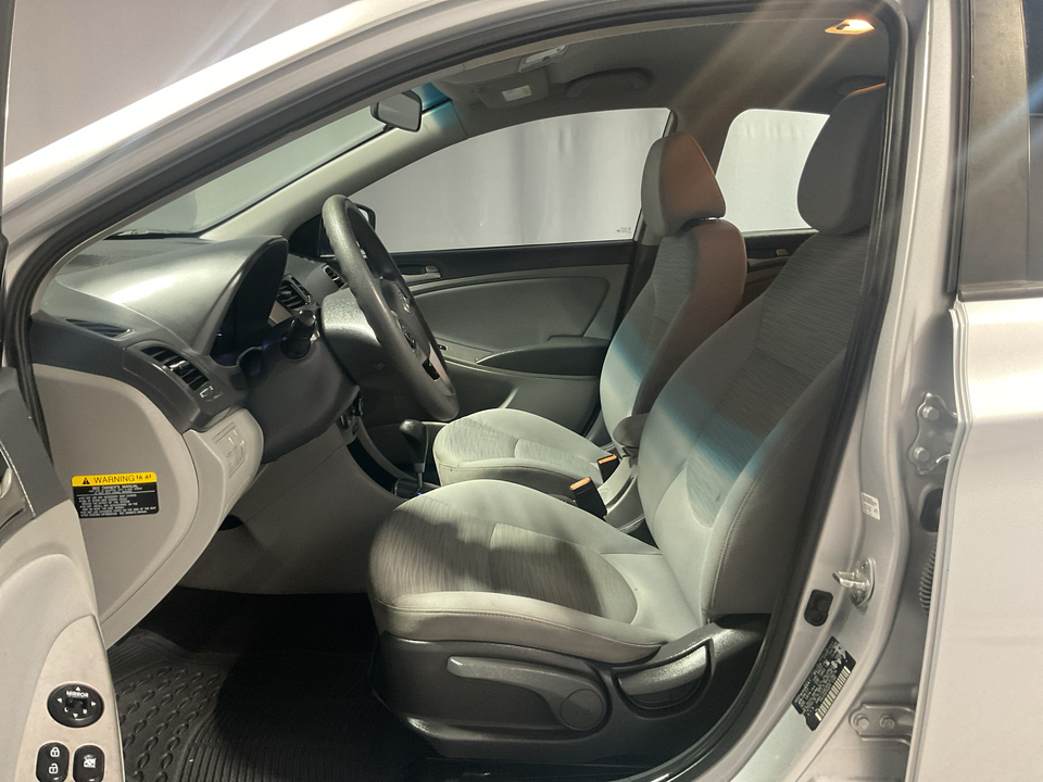 2017 Hyundai Accent SE 4-Door 6A