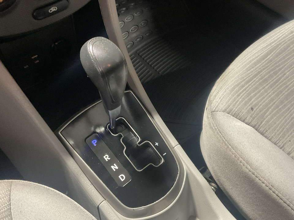 2017 Hyundai Accent SE 4-Door 6A