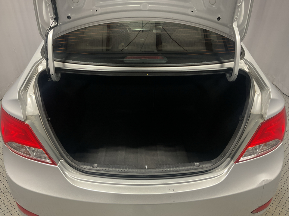 2017 Hyundai Accent SE 4-Door 6A