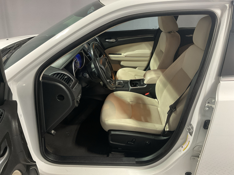 2018 Chrysler 300 Touring