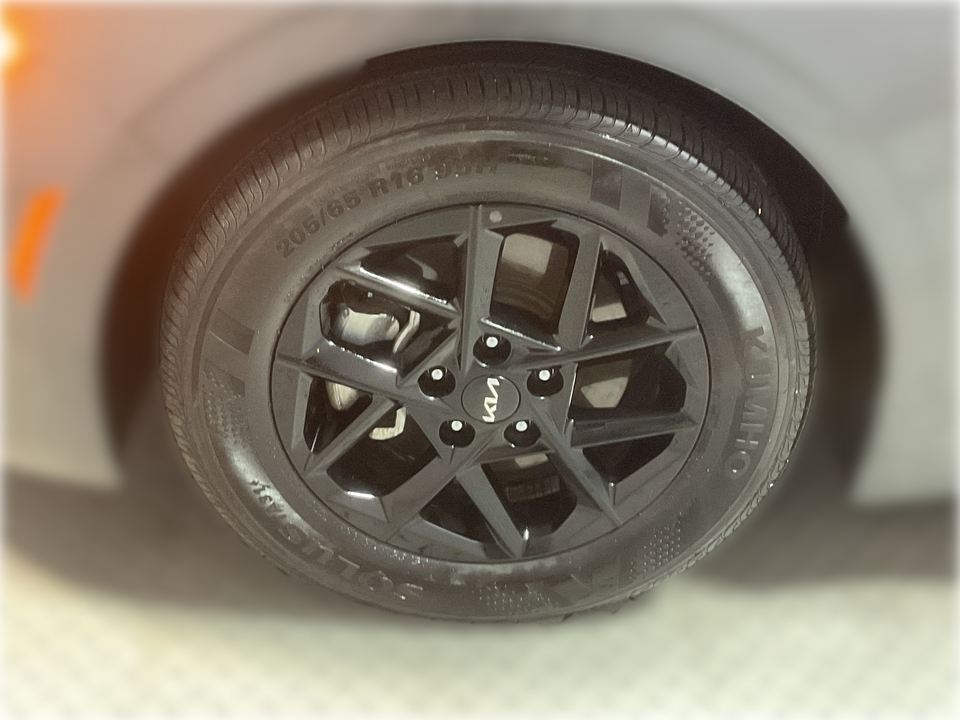 2025 Kia K5 LXS