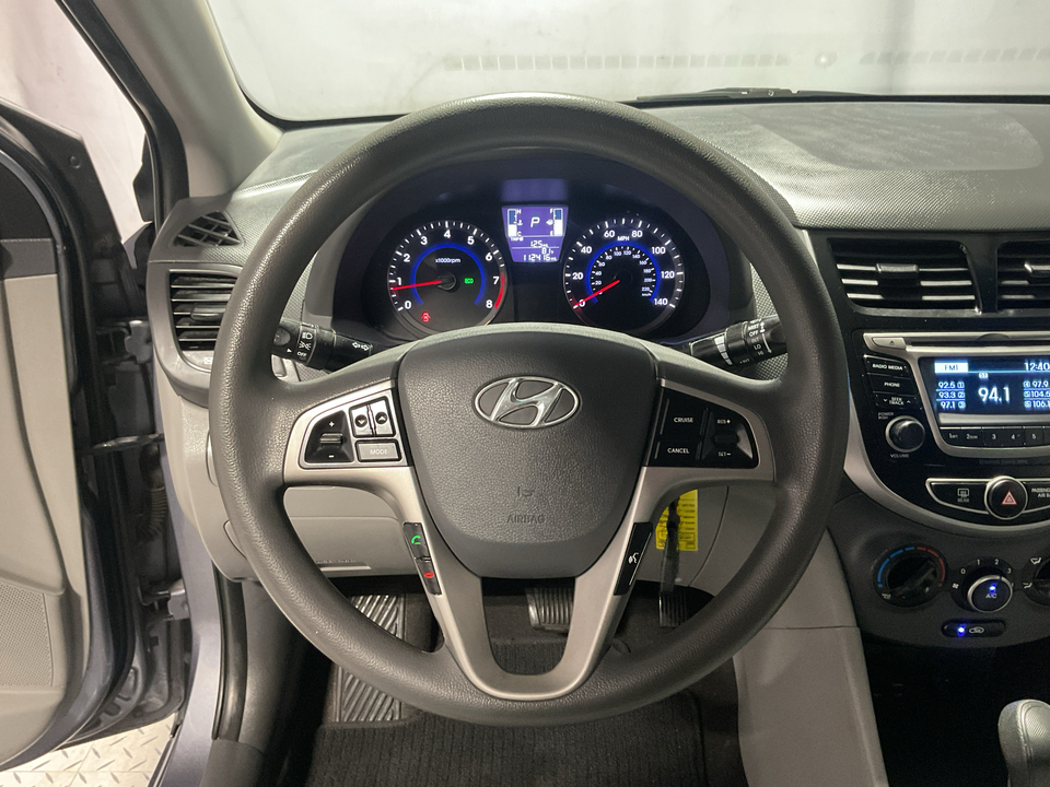 2017 Hyundai Accent SE 4-Door 6A