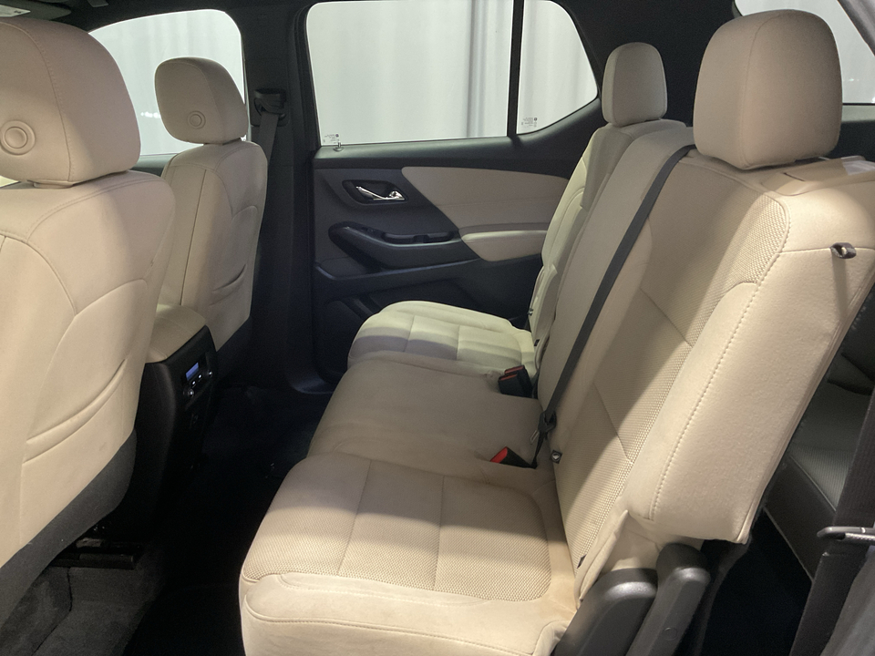 2023 Chevrolet Traverse LS FWD