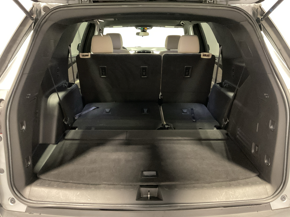 2023 Chevrolet Traverse LS FWD