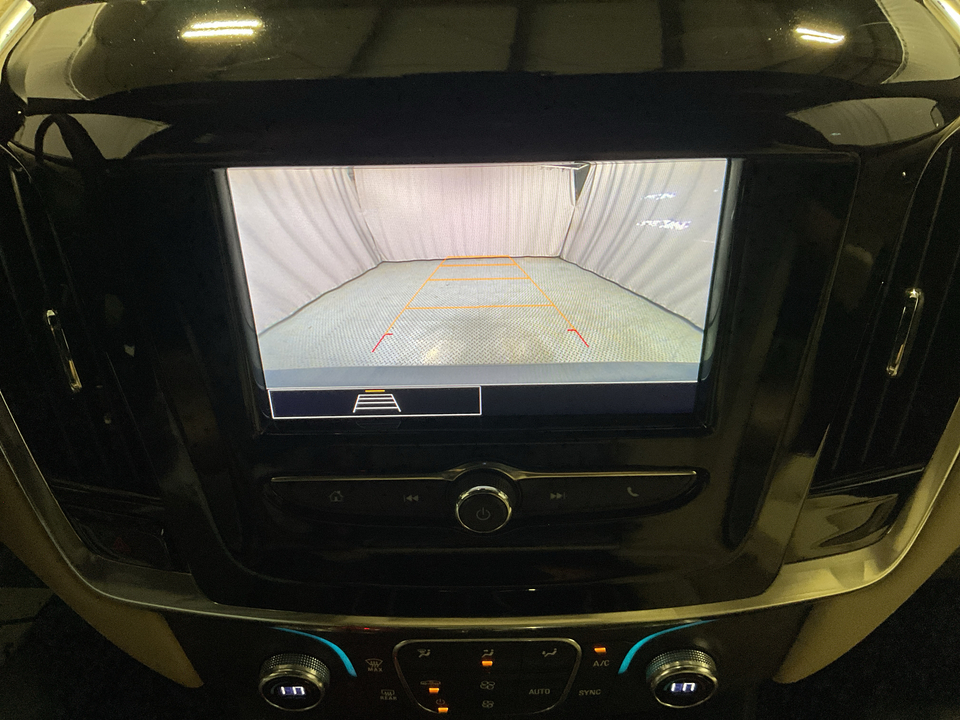 2023 Chevrolet Traverse LS FWD