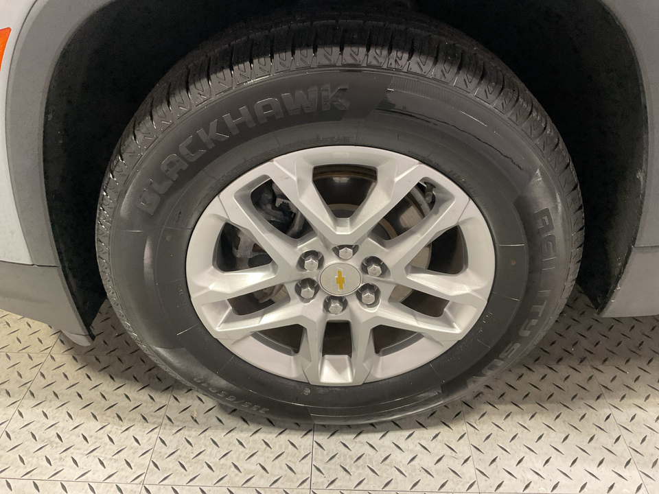 2023 Chevrolet Traverse LS FWD