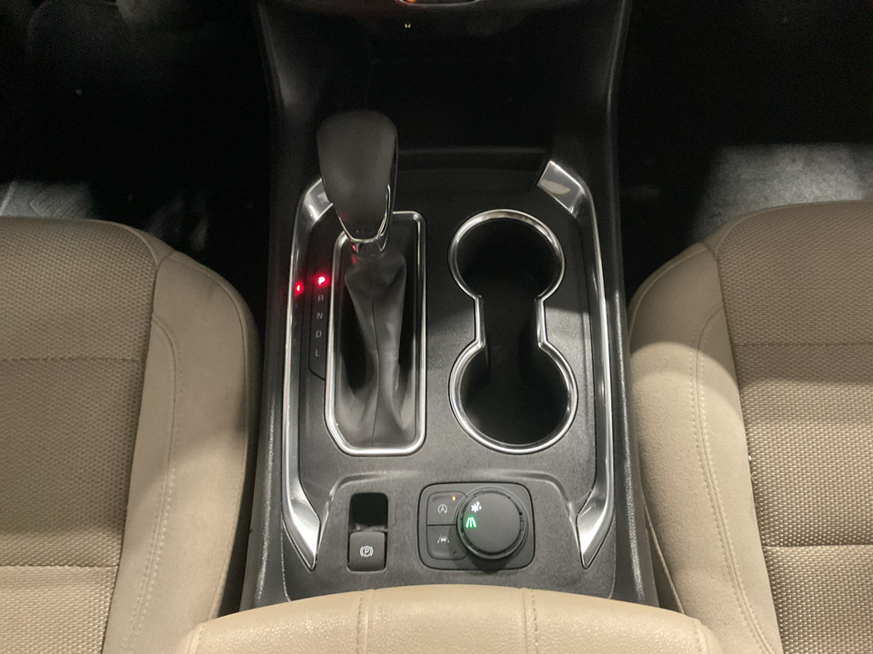 2023 Chevrolet Traverse LS FWD