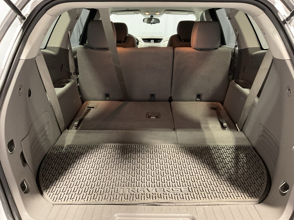 2017 Chevrolet Traverse LS FWD