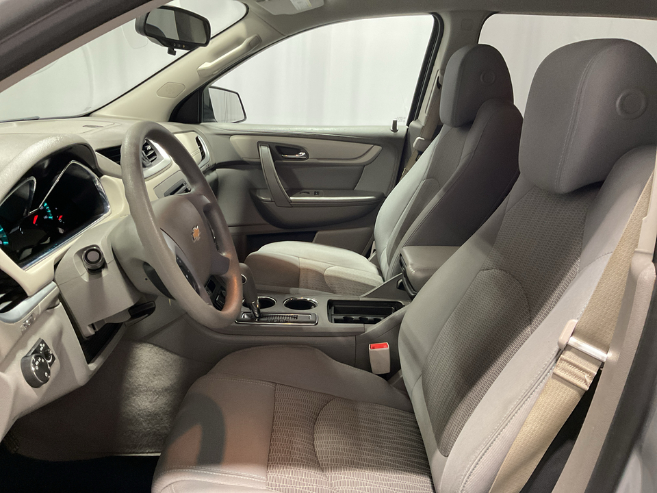 2017 Chevrolet Traverse LS FWD
