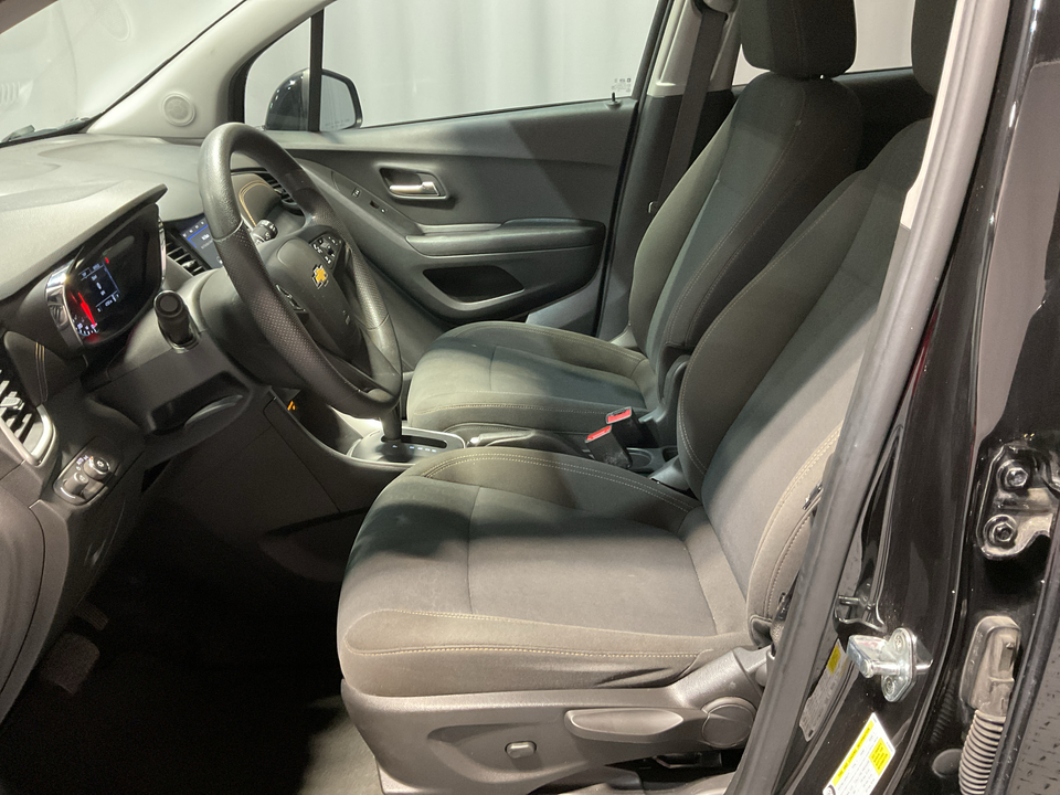 2021 Chevrolet Trax LS FWD