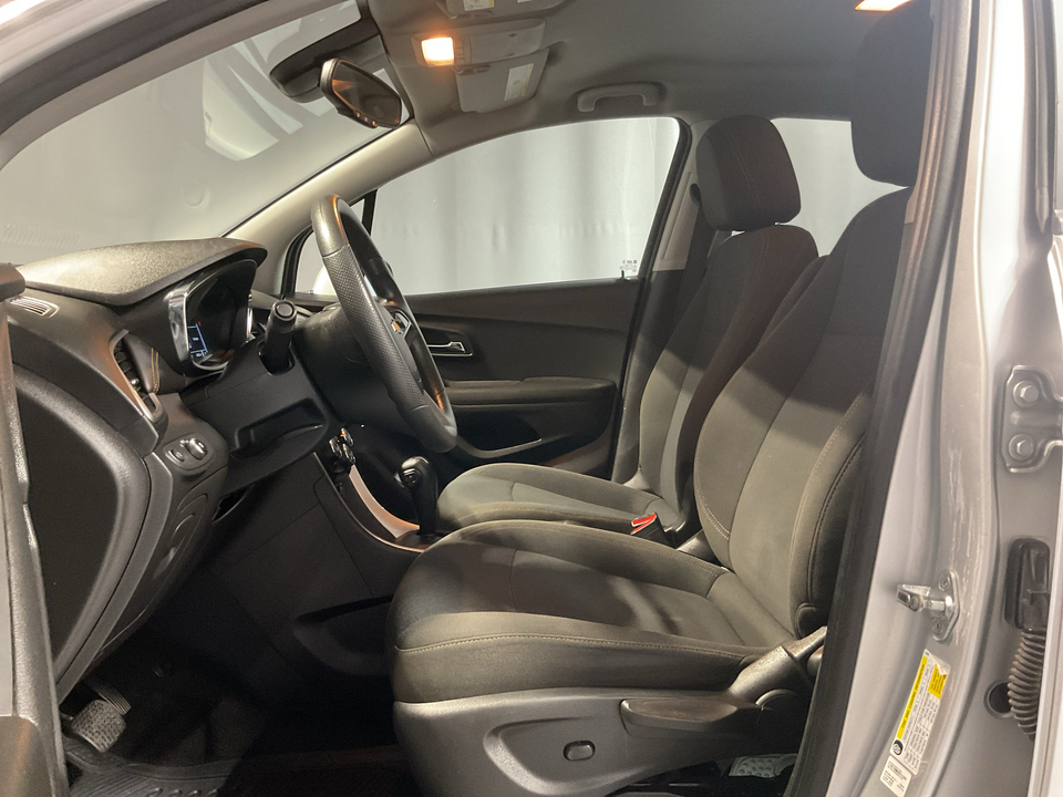 2021 Chevrolet Trax LS FWD