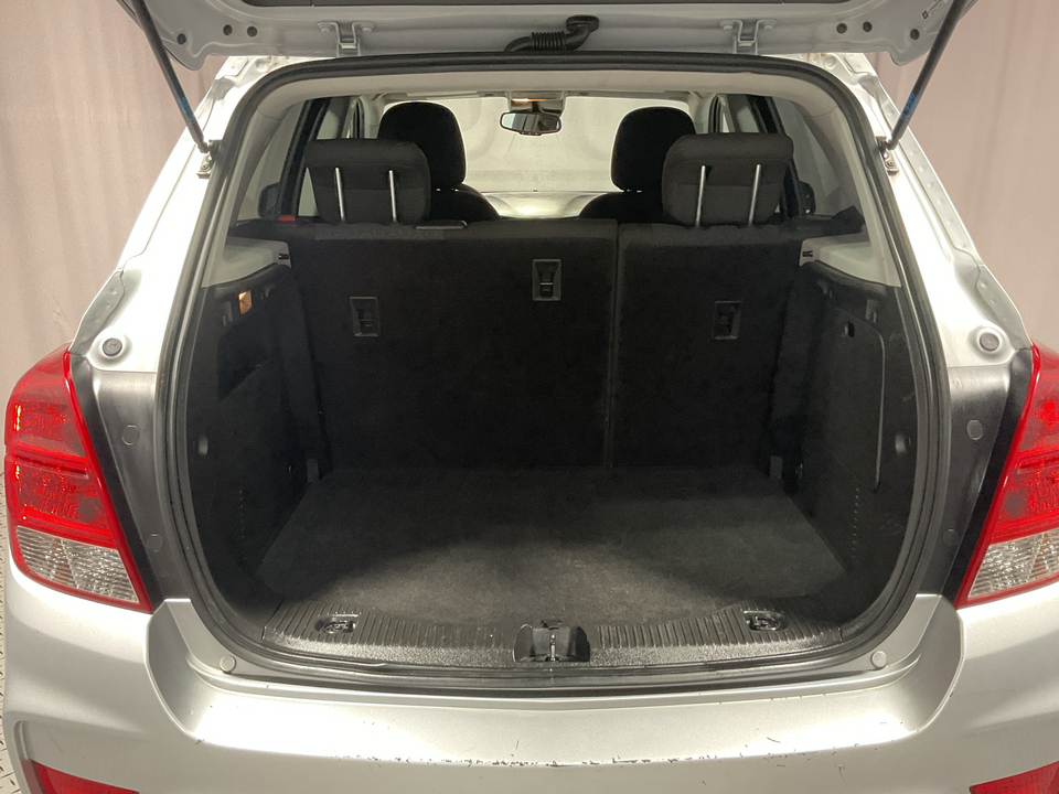 2021 Chevrolet Trax LS FWD