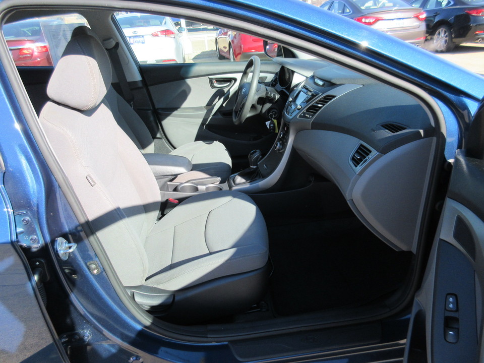 2015 Hyundai Elantra SE 6AT