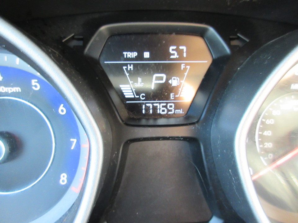 2015 Hyundai Elantra SE 6AT