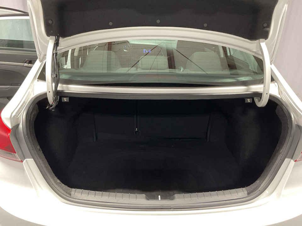 2018 Hyundai Elantra SE 6AT