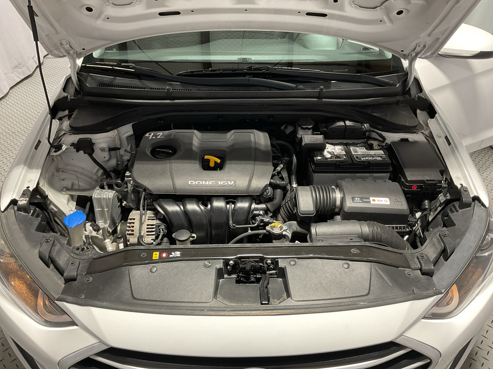 2018 Hyundai Elantra SE 6AT