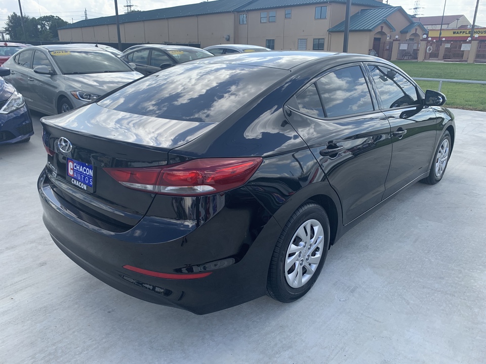 Used 2018 Hyundai Elantra SE 6AT for Sale - Chacon Autos