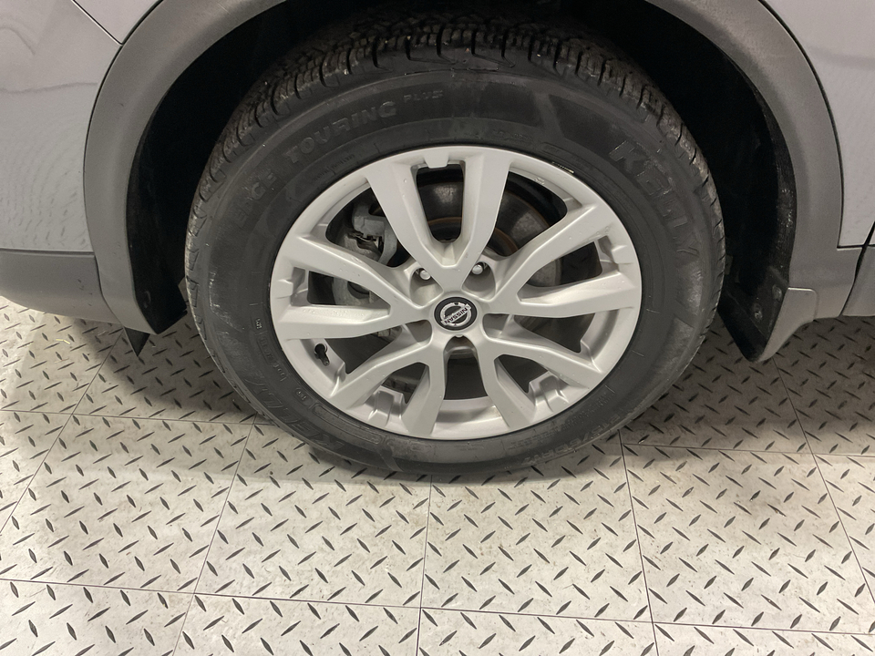 2022 Nissan Rogue Sport SV