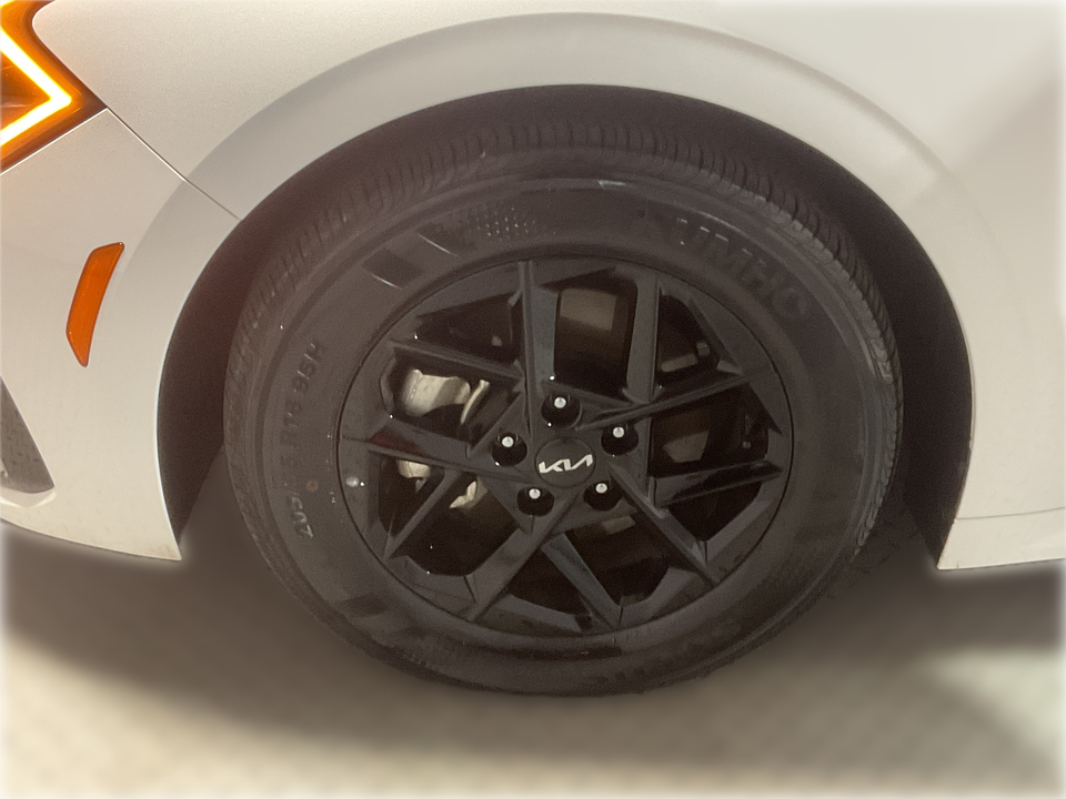 2025 Kia K5 LXS