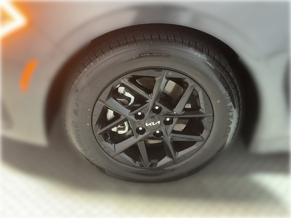 2025 Kia K5 LXS