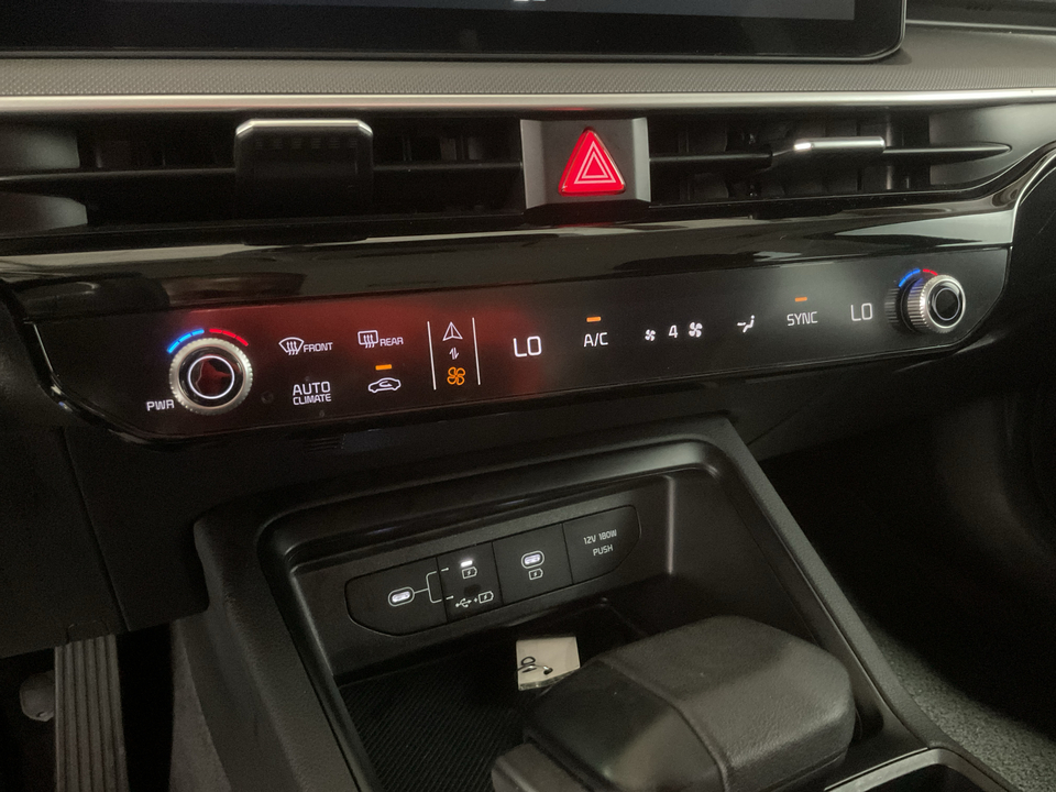 2025 Kia K5 LXS