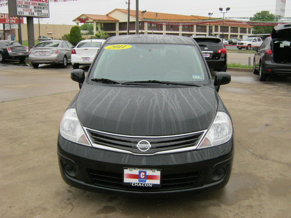 2011 Nissan Versa 1.8 S Hatchback