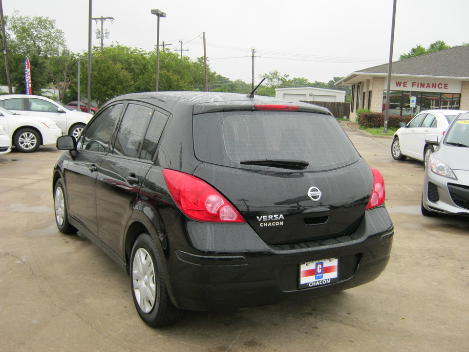 2011 Nissan Versa 1.8 S Hatchback