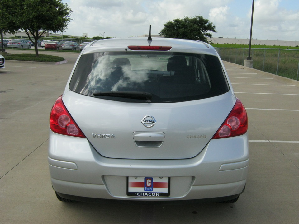 2011 Nissan Versa 1.8 S Hatchback