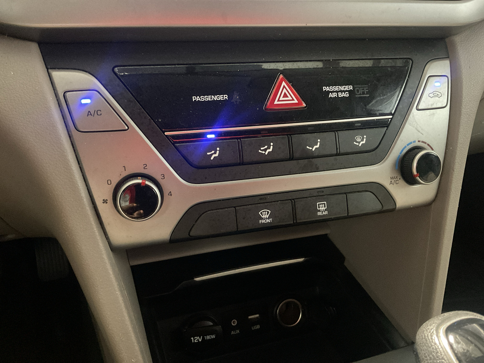 2018 Hyundai Elantra SE 6AT