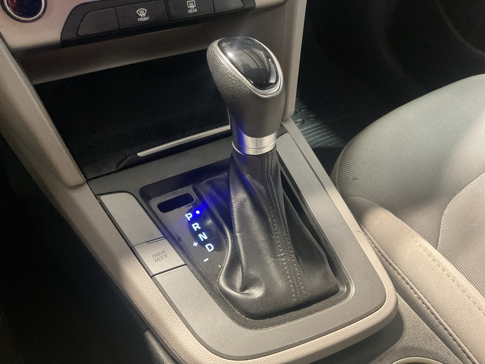 2018 Hyundai Elantra SE 6AT