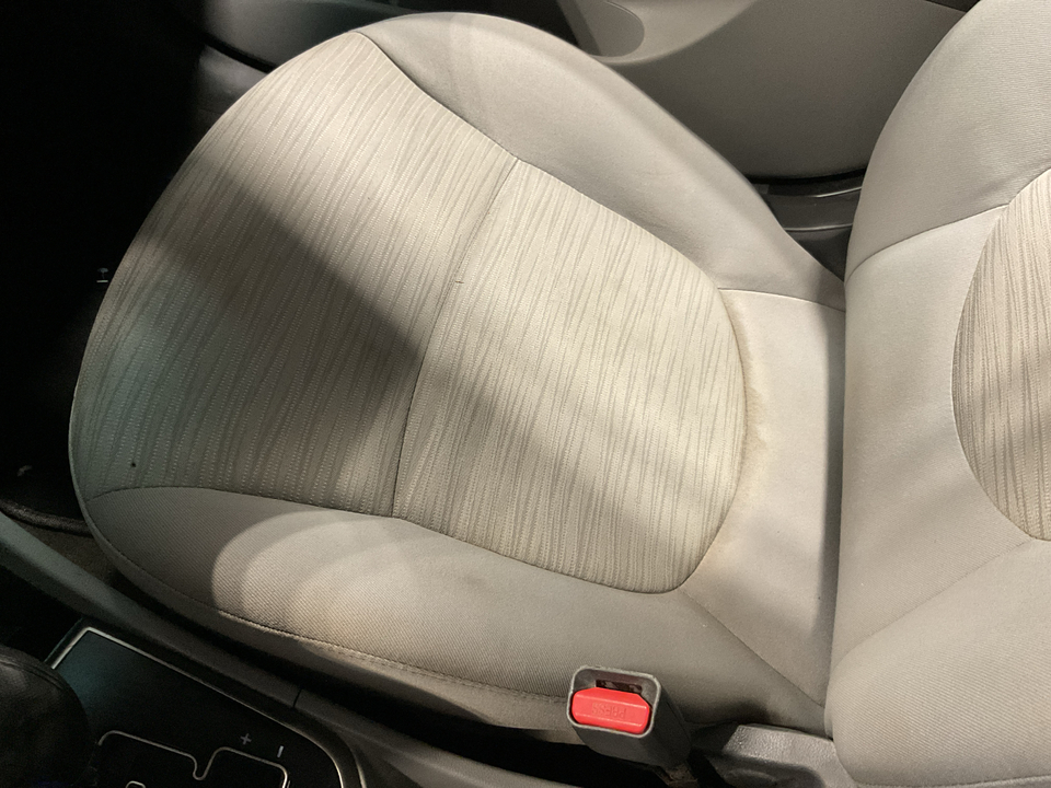 2017 Hyundai Accent SE 4-Door 6A