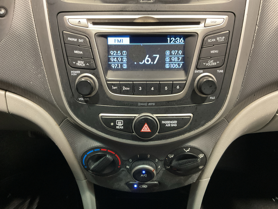 2017 Hyundai Accent SE 4-Door 6A