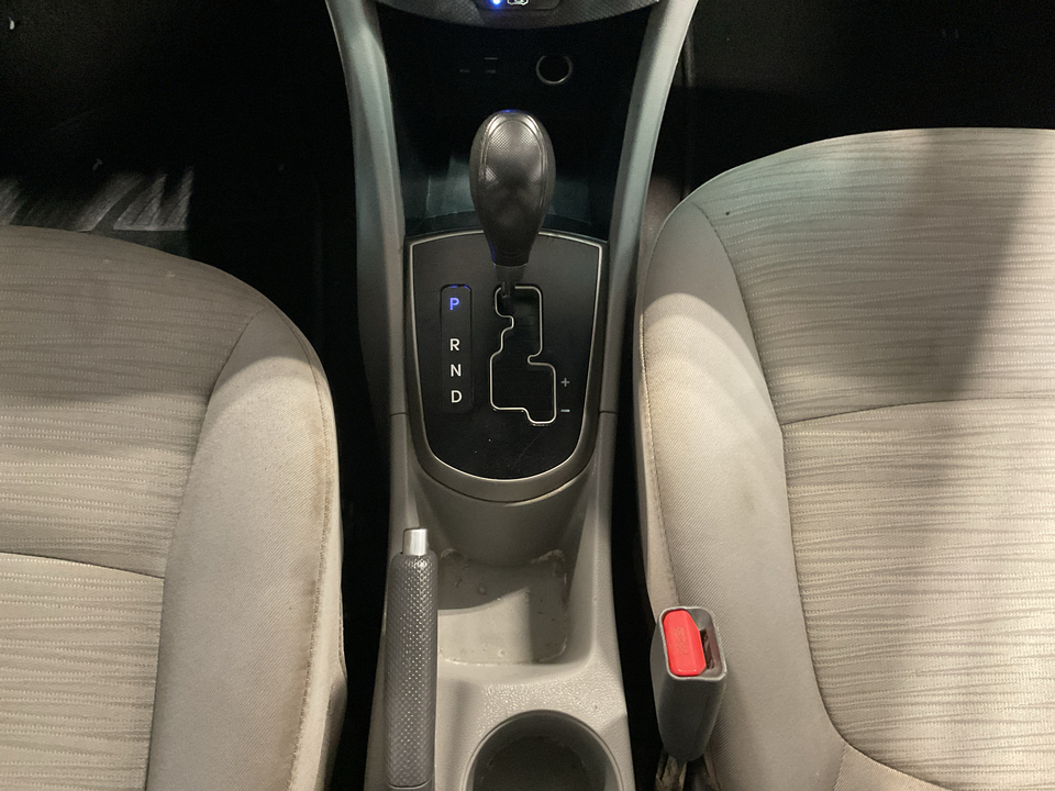 2017 Hyundai Accent SE 4-Door 6A