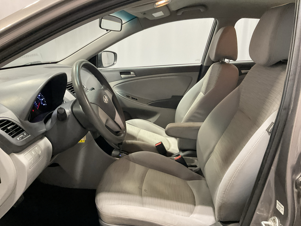 2017 Hyundai Accent SE 4-Door 6A