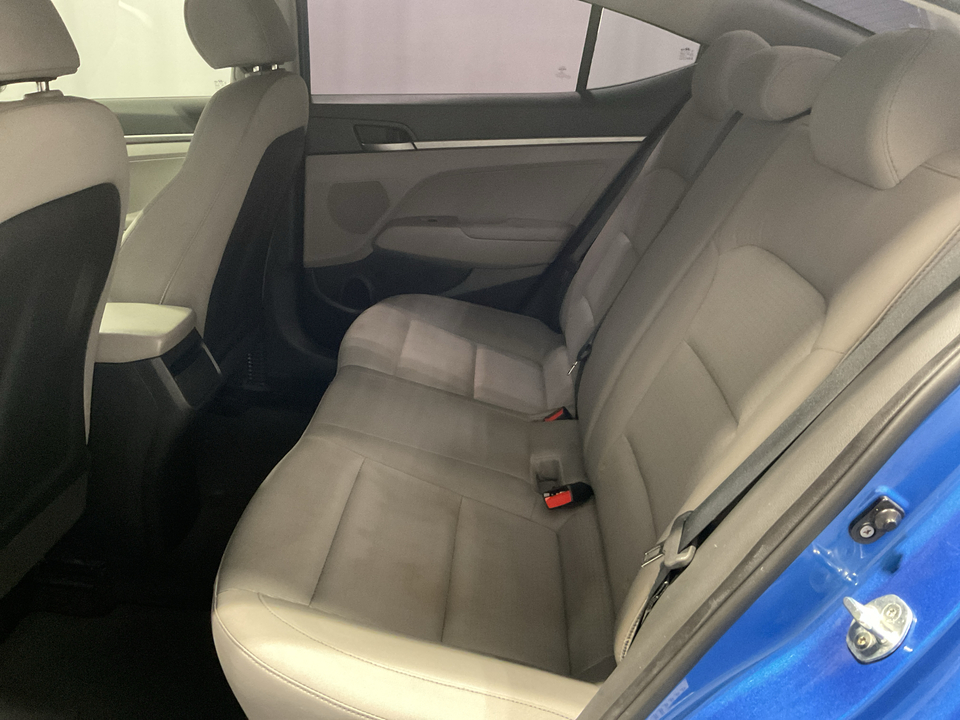 2017 Hyundai Elantra SE 6AT