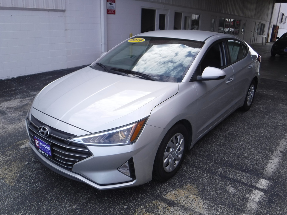 Used 2019 Hyundai Elantra SE 6AT for Sale - Chacon Autos