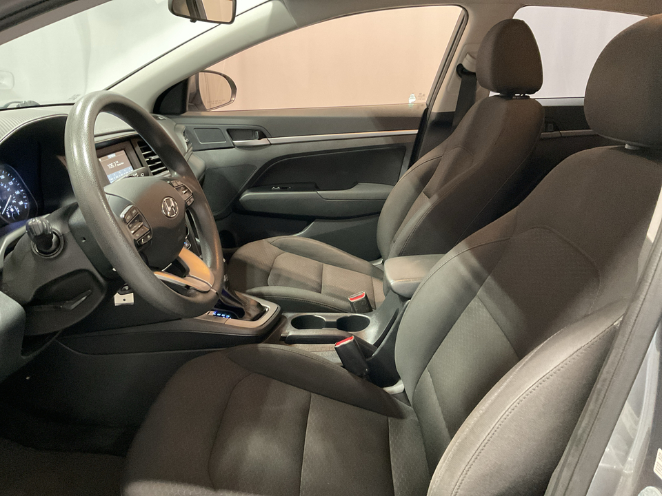 2019 Hyundai Elantra SE 6AT