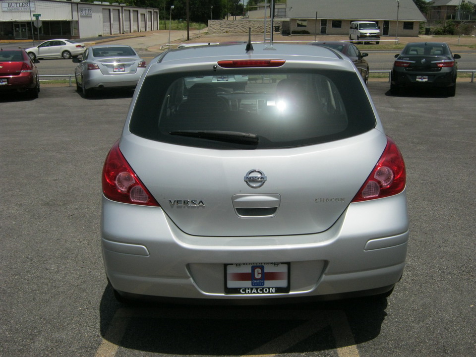 2010 Nissan Versa 1.8 S Hatchback