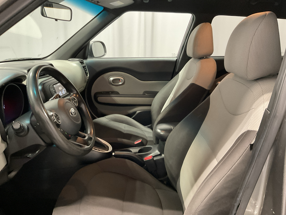 2017 Kia Soul Base 6A