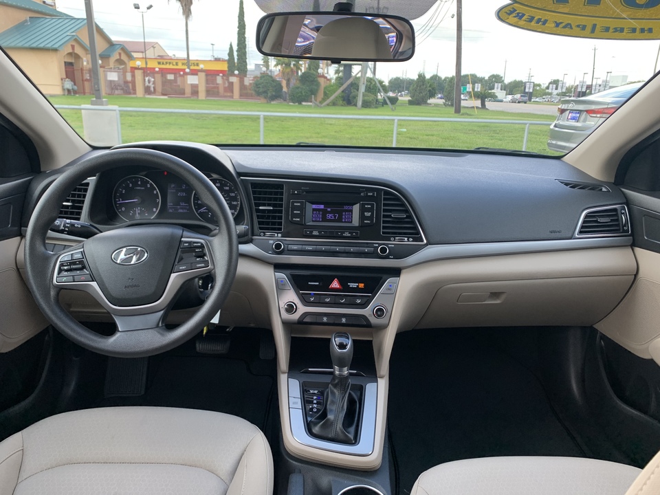 2017 Hyundai Elantra SE 6AT