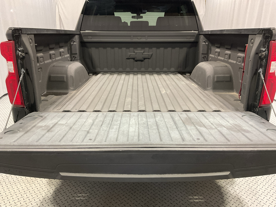 2021 Chevrolet Silverado 1500 Custom Trail Boss Crew Cab Short Box 4WD