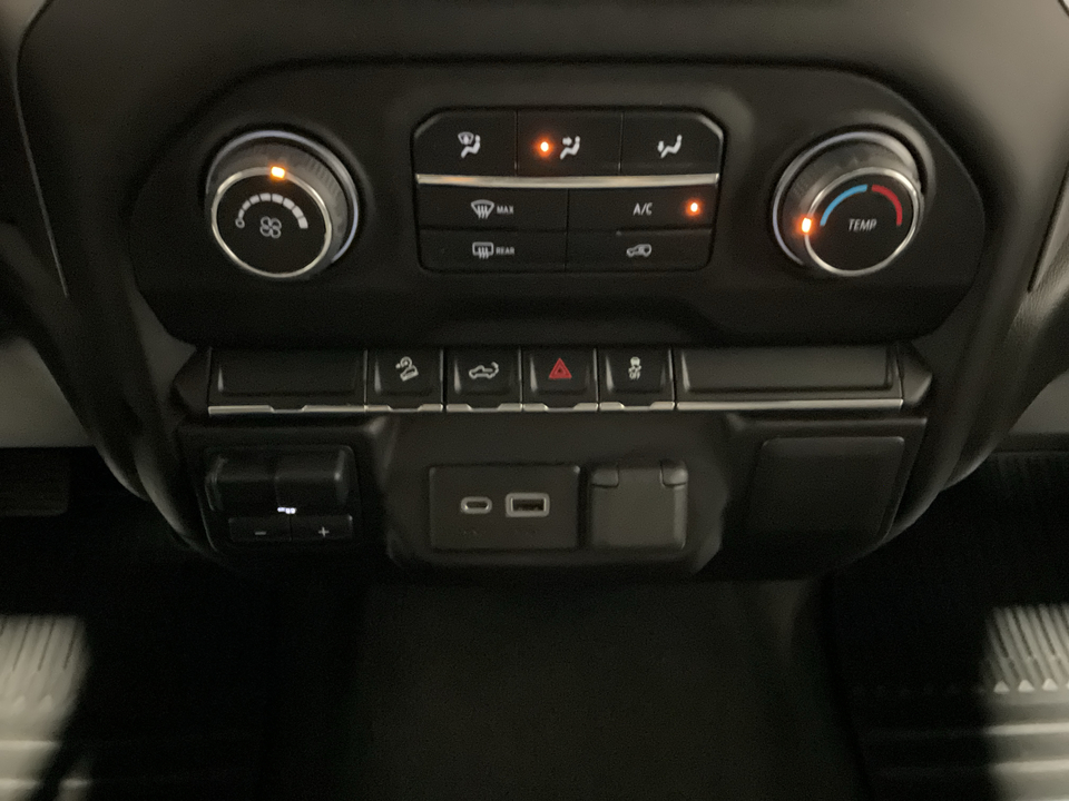 2021 Chevrolet Silverado 1500 Custom Trail Boss Crew Cab Short Box 4WD