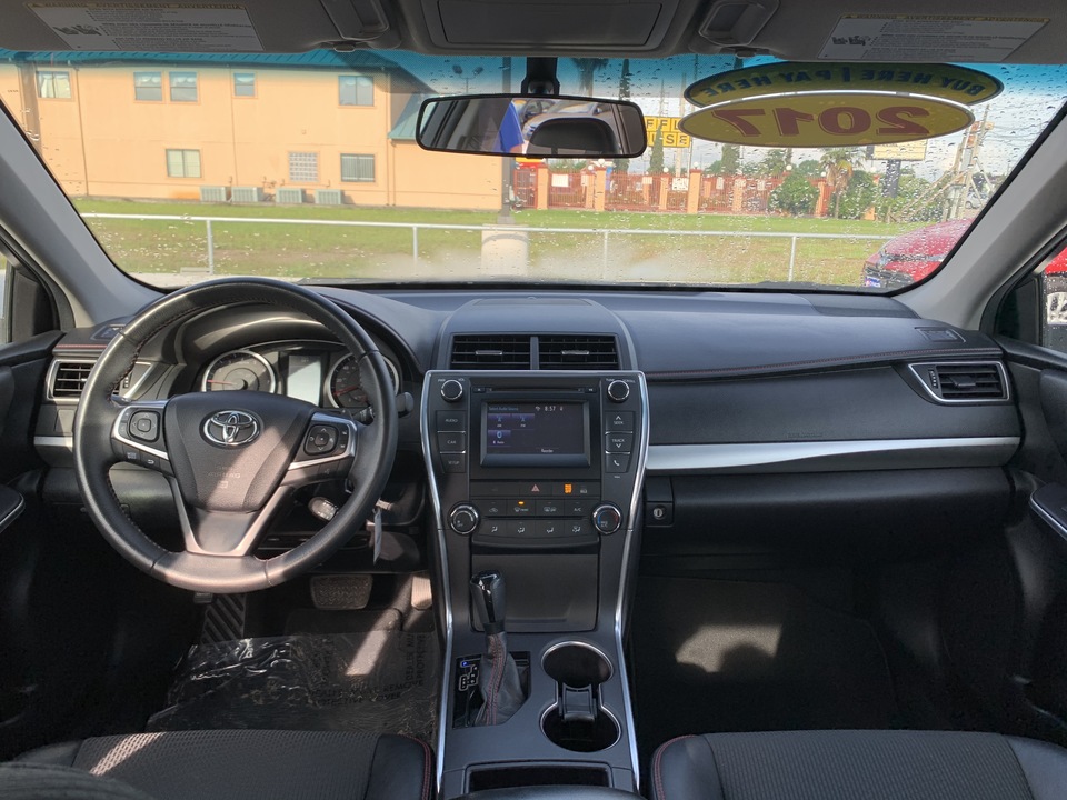 2017 Toyota Camry SE