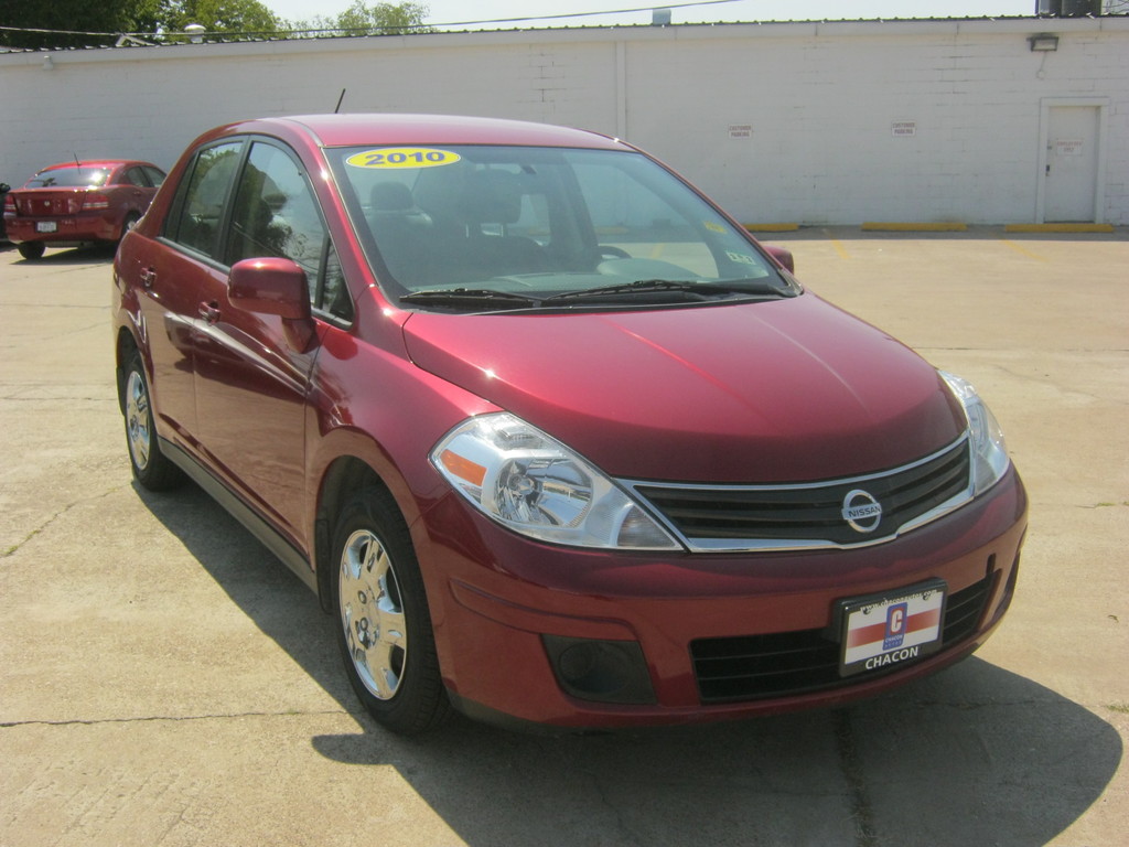 2010 Nissan Versa 1.8 SL Sedan